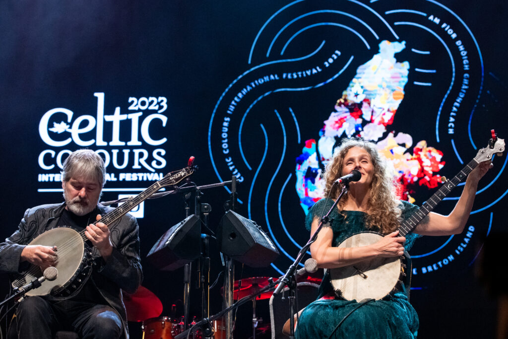 Celtic Colours 2023-375 – Bela Fleck and Abigail Washburn – No Boundaries – CKP – 10-14-23