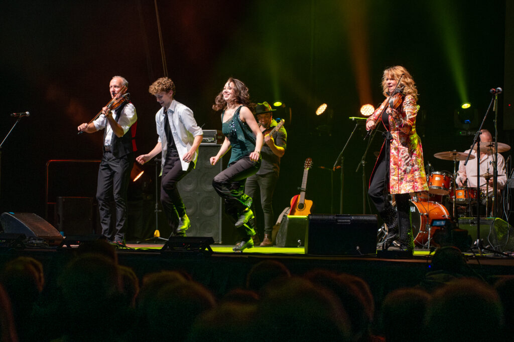 Celtic Colours 2023-391 – Donnell Leahy, Michael Leahy, Mary Frances Leahy, Remi Arsenault, Natalie MacMaster, Mark Kelso – No Boundaries – CKP – 10-14-23