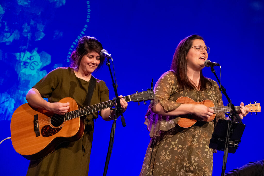 Celtic Colours 2024-185 – Hirondelles – Chéticamp Soirée – Le place des arts – 101524 CKP