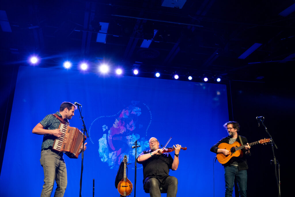 Celtic Colours 2024-230 – Genticorum – Chéticamp Soirée – Le place des arts – 101524 CKP
