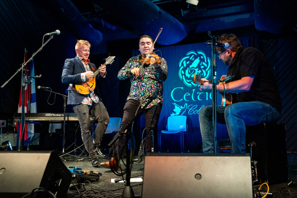 CelticColours2025-137 – Ryan Roberts + Morgan Toney + Keith Mullins – A Wagmatcook Welcome – 10-11-25 – CKP