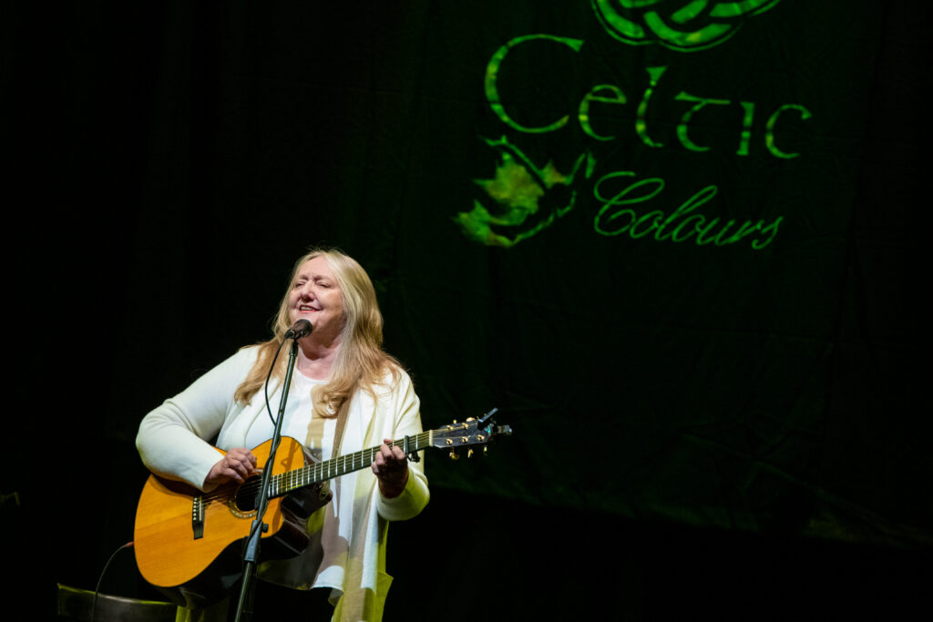 CelticColours2025-208 – Connie Kaldor – Rugged Shores and Prairie Skies – 10-13-25 – CKP