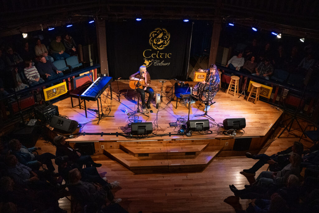 CelticColours2025-280 – Rìoghnach Connolly + Alison Crossey – Louisbourg Crossroads – 10-15-25 – CKP