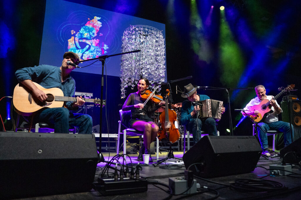 CelticColours2025-436 – Dave Gunning + Rose Morrison + Breanndán Ó Beaglaoich + Tim Edey – The Grand Finale – 10-18-25 – CKP