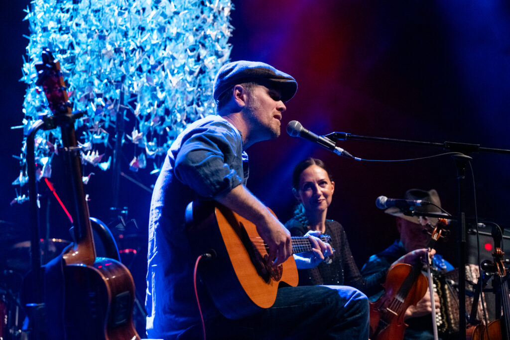 CelticColours2025-459 – Dave Gunning + Rose Morrison + Breanndán Ó Beaglaoich – The Grand Finale – 10-18-25 – CKP